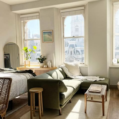 Studio Apartment Ideas: Stunning IG Accounts to Follow for Studio Apartment Decor Inspiration — Moda Misfit | Small Apartment Styling + Cozy Living Studio Small Ideas, Studio Bed And Couch Layout, Studio Apartment No Couch, 480 Sq Ft Apartment, Small Space Studio Apartment, Wall Decor Studio Apartment, Rental Apartment Inspiration, 500 Sf Studio Apartment, Hygge Studio Apartment