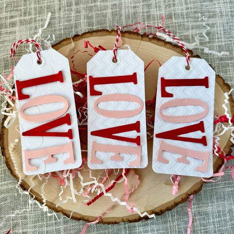 Diy Gift Tags Valentines Day, Class Party Favors, Valentines Class Party, Love Tag, Gift Tags Diy, Wine Tags, Valentine Tags, Card Making Kits, Handmade Tags