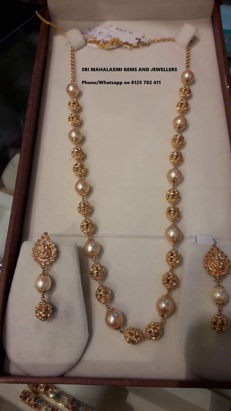 Pearl Chain Designs, Gold Pearl Jewelry, Antique Necklaces Design, Pearl Jewelry Design, Beautiful Gold Necklaces, Gold Jewelry Simple Necklace, Gold Necklace Indian Bridal Jewelry, Pearl Necklace Designs, Antique Bridal Jewelry