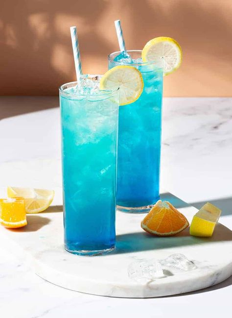 Blue Mocktail Recipe, Blue Mocktail, Summer Mocktails, Creative Drinks, Blue Curacao Liqueur, Mocktail Drinks, Rainbow Board, Sugar Free Drinks, Blue Drinks