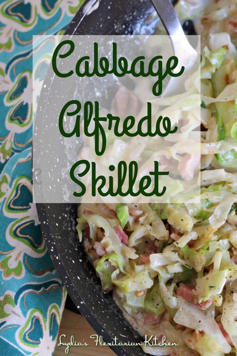 Alfredo In Crockpot, Cabbage Alfredo, Alfredo With Sausage, Flexitarian Recipes, Cabbage And Sausage, Chicken And Cabbage, Low Carb Meal, Alfredo Recipe, Menu Plan