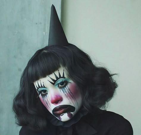 After Laughter Comes Tears, Netflix Horror Series, Cute Clown Makeup, Netflix Horror, Vampire Bride, Dark Circus, Halloween Clown, Graphic Makeup, Horror Series