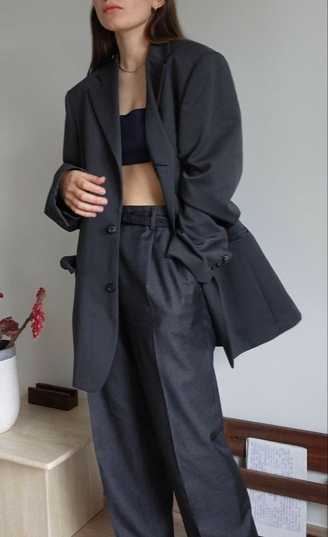 Women Oversized Suits, Women Suit Oversized, Womens Oversized Suits, Oversized Suit Outfits For Women, Women In Oversized Suit, Womens Oversized Suit, Suits For Women Oversize, Oversized Suit Jacket Outfits For Women, Oversized Formal Outfit