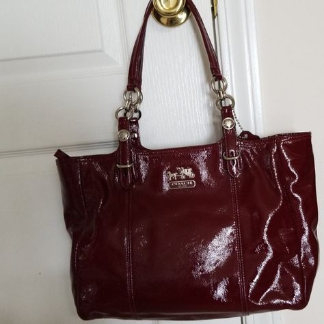 Leather Signature Tote Bag/ Burgandy/Silver Buckles/ Brand New W/Out Tag Large Bags For Women, Red School Bag, Slouchy Bags, Dark Red Bag, Red Hand Bag, 2000s Purse, Tote Leather Bag, Uni Bag, Burgundy Bag