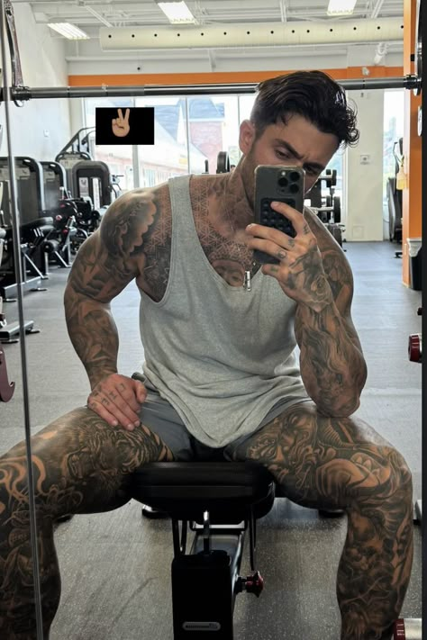 Tall Tattooed Men, Tattoo Full Body Men, Muscular Tattooed Men, Male Models With Tattoos, Hot Men With Tattoos, Tatted Guys, Big Muscle Men, Mens Body Tattoos, Tattooed Man