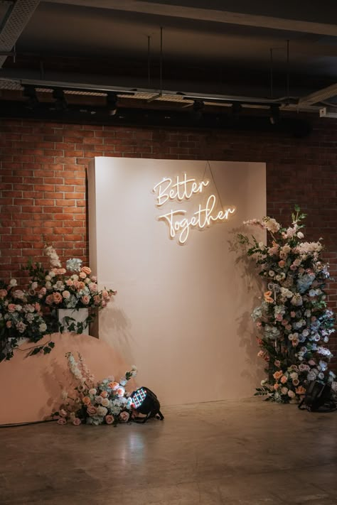 Photobooth Backdrop With Neon Sign, Big Wedding Signs, Wedding Selfie Booth Photo Backdrops, Photo Corner For Wedding, Photo Backdrop Reception, Photo Booth For Reception, Photo Wall Neon Sign, Wedding Corner Decor, Photo Corner Wedding Decoration