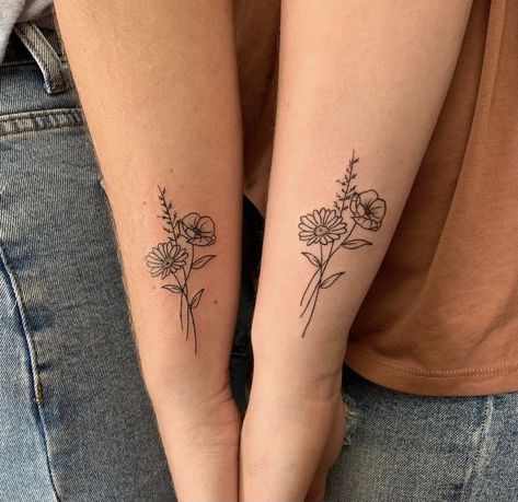 Best Friend Tattoos With Flowers, Birth Flower Tattoos For Moms, Birth Flower Sister Tattoo, Cute Matching Flower Tattoos, Special Meaning Tattoos, Best Friend Tattoos Birth Flower, Matching Tattoos With Flowers, Friendship Flower Tattoo Best Friends, Sister Tattoos For 3 Small Simple