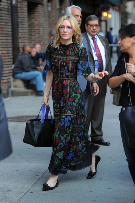 Cate Blanchett Style, Dress With Flats, Floral Lace Maxi Dress, Valentino Dress, Elegante Casual, Cate Blanchett, Style Crush, Trend Fashion, Looks Style