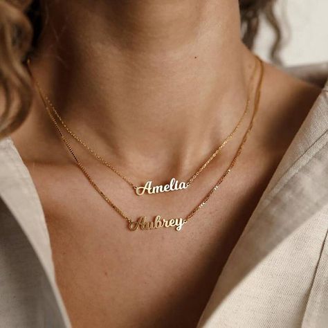 Necklace Name Design, Ring With Birthstones, Rose Gold Stud Earrings, Necklace Chain Types, Necklace Name, Trendy Bracelets, Nameplate Necklace, Custom Charms, Gold Choker Necklace