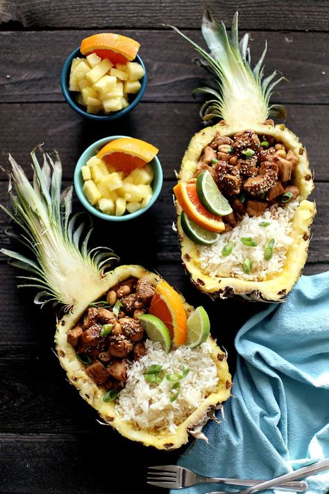 Pineapple Chicken Teriyaki Bowls Pineapple Chicken Teriyaki, Pineapple Bowl Recipe, Teriyaki Pineapple Chicken, Teriyaki Bowls, Pineapple Bowls, Pineapple Bowl, Decorações Com Comidas, Chicken Teriyaki, Pineapple Chicken