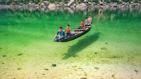 RedComm - Dawki Lake Enjoy Boating in Cleanest River in Asia, Popular Travel Agent for Assam Meghalaya Arunachal Dawki River, Umngot River, Gangtok, Shillong, Northeast India, River Photography, India Tour, Darjeeling, White Water Rafting