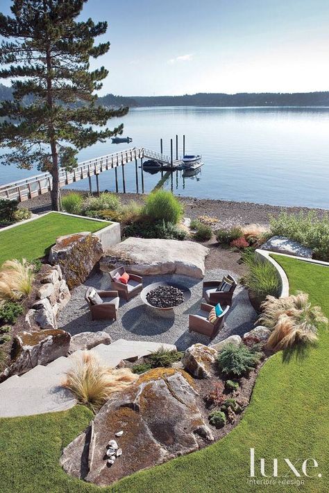 Dream backyard Dröm Hus Planer, Lake Landscaping, Log Houses, Lakeside Living, Backyard Fire, Fire Pit Backyard, Dream Backyard, Decor Minimalist, Backyard Patio Designs