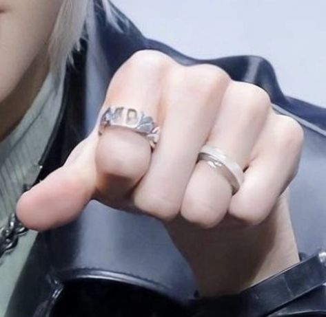 Hyunlix Ring Couple, Svt Group Ring, Hyunjin And Felix Rings, Hyunlix Rings, Gucci Rings, Sketch Style, Skz Memes, Love Baby, Matching Rings