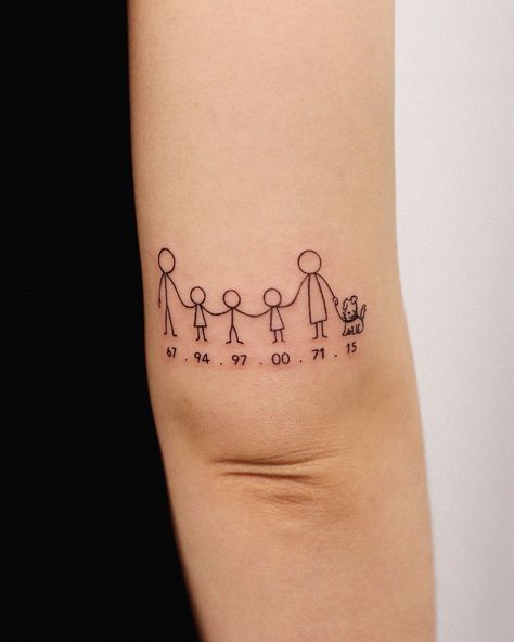 Turn your family's bond into art with our creative tattoo ideas. Explore heartwarming designs that capture the essence of your shared love and joy! Family Matching Tattoos, Stick Figure Tattoo, Good Family Tattoo, Simbols Tattoo, Family Tattoo Ideas, Creative Tattoo Ideas, Unique Small Tattoo, Family Tattoo Designs, Cool Wrist Tattoos