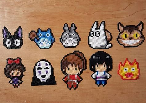 Kiki's Delivery Service Perler Beads, Howls Moving Castle Perler Bead, Perler Characters, Kikis Delivery Service, Hamma Beads Ideas, Howls Moving, Pixel Beads, Pearl Beads Pattern, Bead Studio