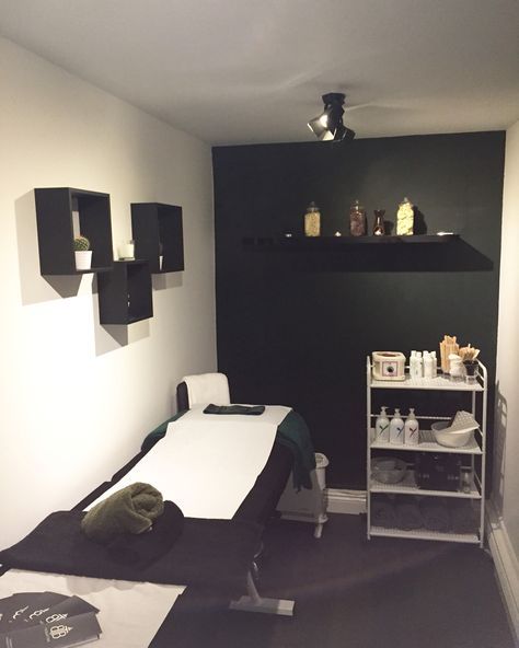 Black And White Wax Room, Black Themed Lash Room, Lash Room Green, Home Based Beauty Salon Ideas, Black And Gray Lash Room, Black Lash Tech Room, Lash Room Ideas Small Spaces Glam, Lash Room Decor Black And White, Black Room Esthetics