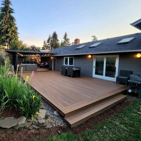 Small Deck Off Master, Deck Side Of House, Low Deck With Pergola, Backyard Patio Designs Wood, Back Porch Deck Ideas Budget, Modern Back Deck Ideas, Bungalow Back Deck Ideas, Light Brown Composite Decking, Level Deck Ideas