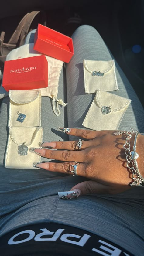 James Avery Jewelry Aesthetic, James Avery Bracelet Aesthetic, Charms James Avery, James Avery Charm Bracelet Aesthetic, James Avery Aesthetic, James Avery Rings On Hand, Silver Stack Jewelry, James Avery Charm Bracelet Ideas, James Avery Rings Aesthetic