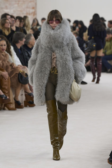 Ready to Wear


Fall Winter 2024 

Image Credits: Launchmetrics/Spotlight Aw 2024, Chloe Fashion, Winter 2025, Grey Fur, Boho Fall, Fall 24, Winter Outfits For Work, Fall Winter 2024, Winter Trends