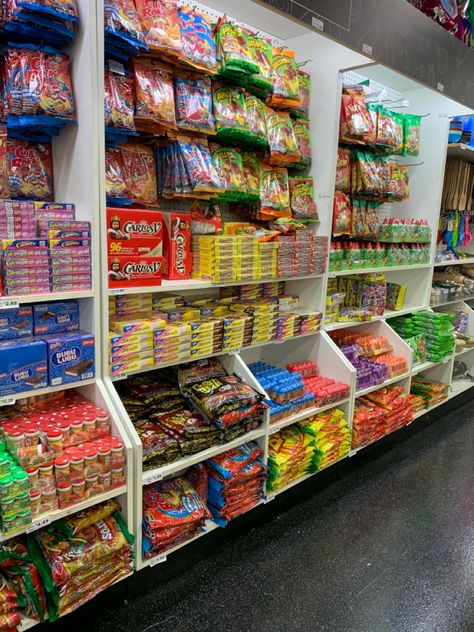 Candy Store Ideas Design, Snack Store Design, Mexican Store Ideas, Small Candy Store Design, Candy Shop Decor, Snack Shop Design, Sari Sari Store Design Ideas, Candy Store Ideas, Candy Shop Ideas Design