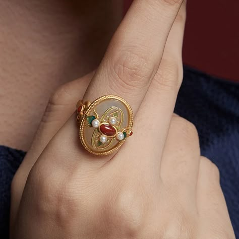 Chinese Ring, Gold Earing, Gold Coin Jewelry, Vintage Indian Jewelry, Antique Gold Rings, Unique Gold Jewelry Designs, Jewelry Traditional, Antique Style Rings, Antique Necklaces Design