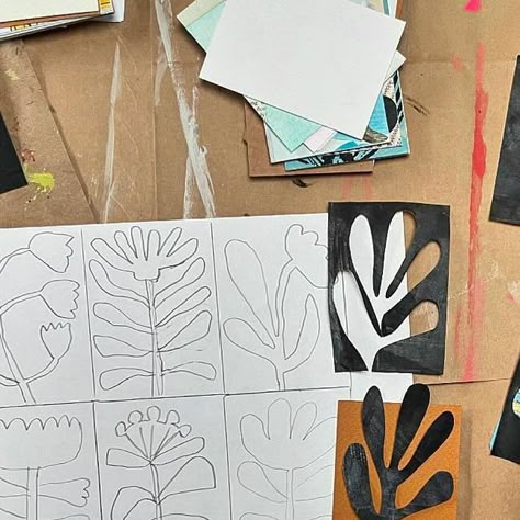 Collage Plants, Botanical Silhouette, Accordion Books, Visual Art Lessons, Botanical Collage, Plant Prints, Creative Prompts, Accordion Book, Gelli Arts