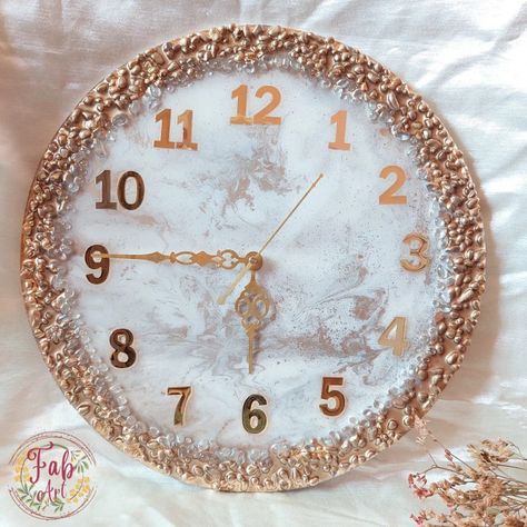 Diy Resin Gifts, 3d Clock, Resin Gifts, Resin Wall Clock, Resin Clock, Clock Diy, Clock Ideas, Resin Geode, Resin Crafts Tutorial