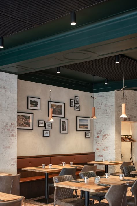 Italian craftsmanship decorates restaurant | Troldtekt Italian Restaurant Interior Design Italy, Restaurant Acoustics, Italian Restaurant Interior Design, Italian Restaurant Design, Italian Restaurant Interior, Wood Wool Panels, Acoustics Design, Restaurant Trends, Sunday Gravy