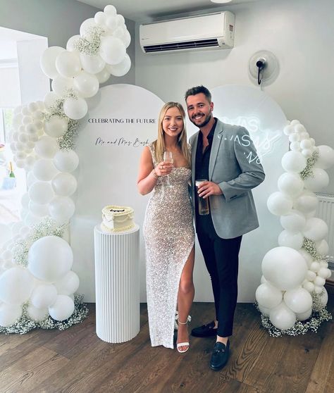 Upscale Engagement Party, Engagement Party Arch, Engagement Party Balloon Arch, Casual Engagement Party, Engagement Party Balloons, Engagement Party Themes, Engagement Balloons, Wedding Shower Themes, Dream Wedding Decorations