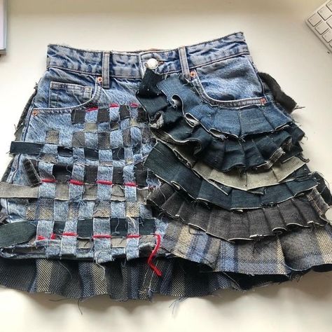 Jean Upcycle, Denim Diy Clothes, Ropa Upcycling, Short Courses, Diy Skirt, Denim Ideas, Upcycle Jeans, Denim Diy, Recycled Fashion