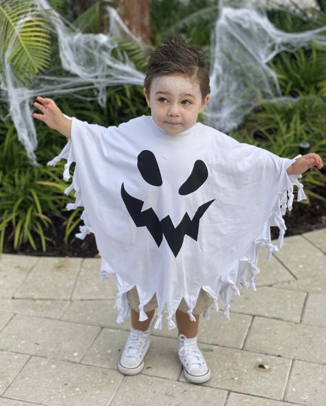 Holloween Costumes For Kids, Kids Grinch Costume, Easy Ghost Costume, Ghost Costume Kids, Easy Kids Costumes, Diy Baby Halloween Costumes, Kids Halloween Costume Ideas, Halloween Diy Kids, Fun Halloween Outfits