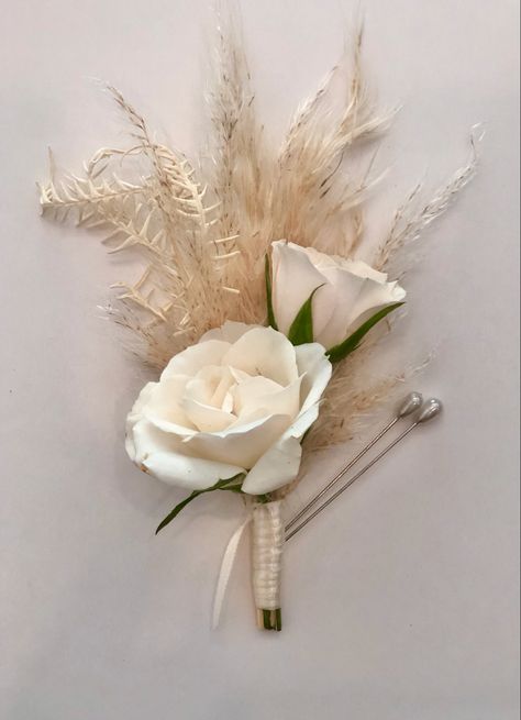 Pampas Grass White Roses Centerpiece, Pampas Grass Corsage, Pampas And Roses, Pampas Grass Boutonniere, Roses Boutonniere, Calla Lily Boutonniere, Pink Boutonniere, Fall Wedding Bridesmaids, Corsage And Boutonniere Set