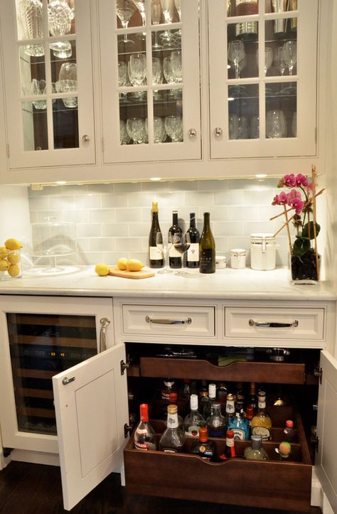 Basements are notorious for being dark little caves of a space. While this is not the case with every basement, it can be a challenge for many of us baseme Organiser Cucina, Bar In Casa, Kitchen Desks, Bar Cart Styling, Built In Bar, Basement Bar, Butler's Pantry, Bar Areas, Kitchen Redo