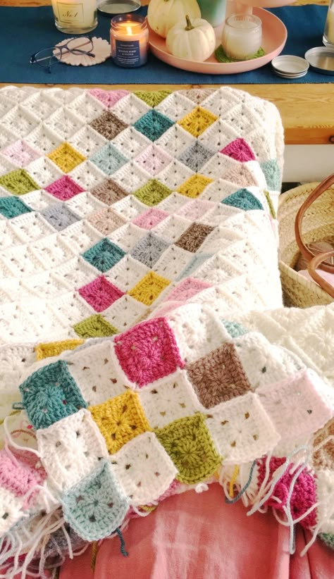 Patchwork Crochet Blanket, Crochet Patterns Blankets, Coco Rose Diaries, Bella Coco Crochet, Bella Coco, Crochet Throws, Patchwork Crochet, Scrap Projects, Colorful Cottage