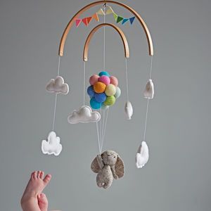 Mobile Baby Diy, Origami Mobile, Balloon Clouds, Diy Baby Mobile, Whimsical Nursery, Rainbow Balloons, Mobile Baby, Diy Mobile, Baby Crib Mobile