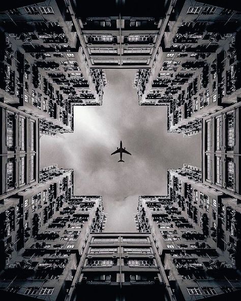 Symmetrical Monsters scours Instagram for the greatest in balanced landscape compositions. They feature images from around the globe by photographers who have captured the world in harmony. تاج محل, Eye Perspective, Shape Photography, Foto Tips, Framing Photography, Foto Art, Jolie Photo, 인물 사진, Birds Eye