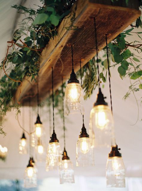 Rustic Light Installation | Emily Katharine Photography | Pastel Natural Glam Wedding Pendulum Lights, Rustic Farmhouse Living Room, Rustic Wedding Decorations, Diy Lampe, Wood Chandelier, Retro Lamp, Natural Glam, Rustic Lighting, Farmhouse Lighting