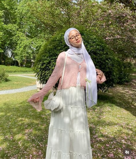 Summer Dress Hijab Outfit, Muslim Girl Summer Outfits, Hijabi Linen Outfits, Summer Fits For Hijabis, Summer Outfits For Hijab Girl, Hijabi Kawaii Outfits, Hijab Summer Fashion, Maxi Skirt Hijab Outfits, Hijabi Inspo Outfits