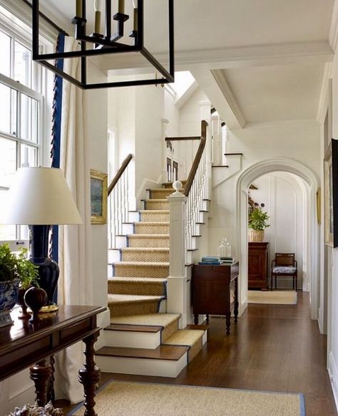 ENTRYWAY & FOYER. #home #interiors #interiordesign #design #homedecor #decor #styled #traditionalhome #transitionalstyle #stairs #seagrassrunner #lamp #antiquechest Suzanne Kasler, Foyer Decorating, Entry Hall, Staircase Design, Entry Way, Architectural Digest, Design Case, Staircases, Traditional House