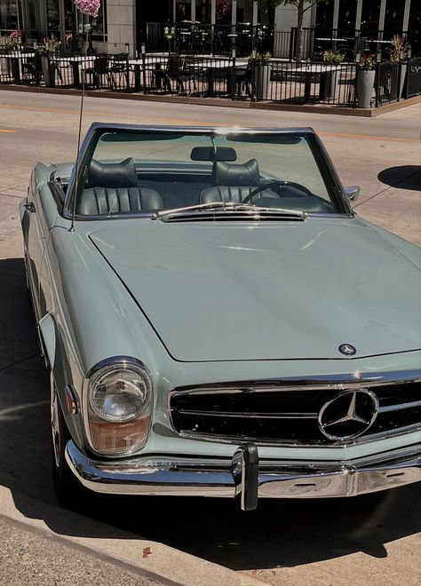 Mercedes Convertible Vintage, Mercedes Benz Vintage Classic Cars, Vintage Porsche Convertible, 70s Mercedes Benz, Mercedes Vintage Cars, Vintage Mercedes Benz Convertible, Vintage Mercedes Benz Aesthetic, Old Mercedes Benz Vintage, Cabrio Aesthetic