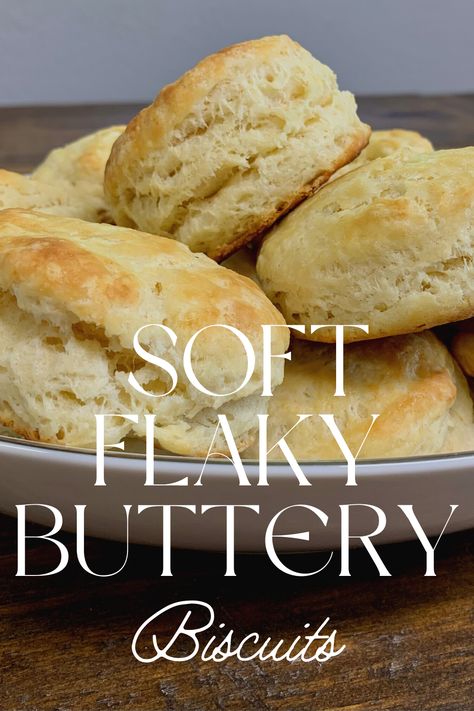 Best Homemade Biscuits Easy, Easy Buiscits Recipes, Moist Biscuits Homemade, Buttery Homemade Biscuits, Biscuits With Frozen Butter, Quick And Easy Cheese Biscuits, Homemade Flakey Biscuits, Yeast Biscuit Recipe, Fluffy Biscuits Homemade No Buttermilk