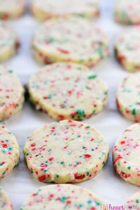 Christmas Shortbread Cookies, Shortbread Cookies Christmas, Christmas Cookie Recipes Holiday, Quick Cookies Recipes, Shortbread Cookies Easy, Christmas Shortbread, Best Holiday Cookies, Best Christmas Cookie Recipe, Easy Christmas Cookie Recipes