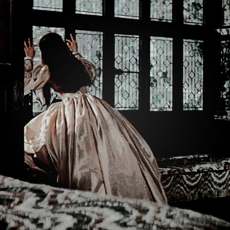 lol obviously me. minus the gown and the bed. but the prison is real. Juliet Capulet, Royalty Aesthetic, Anne Boleyn, The Infernal Devices, Princess Aesthetic, Fantasy Aesthetic, 영감을 주는 캐릭터, Story Inspiration, Romeo And Juliet