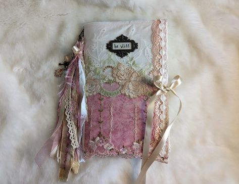 Junk Journal Cover Ideas, Journal Covers Diy, Making A Journal, Art Journal Covers, Junk Journal Covers, Junk Journal Cover, Boho Journal, Girly Crafts, Junk Journal Inspiration