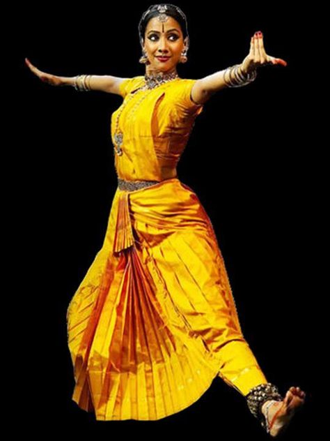 Gorgeous solid yellow costume Bharatnatyam Aesthetic, Violet Combination, Classical Dance Costume, Bharatanatyam Costume, Indian Classical Dancer, Bharatanatyam Poses, Contemporary Dance Costumes, Rare Clothing, Yellow Costume