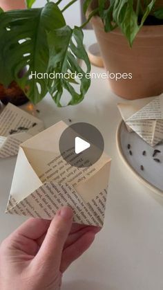 Paper Crafts Envelopes, How To Make Envelope Out Of Paper, Origami Seed Envelope, How To Make Little Envelopes, How To Make Envelopes Aesthetic, How To Make Paper Envelopes, Envelope Making Ideas, How To Fold An Envelope Out Of Paper, How To Make Envelope