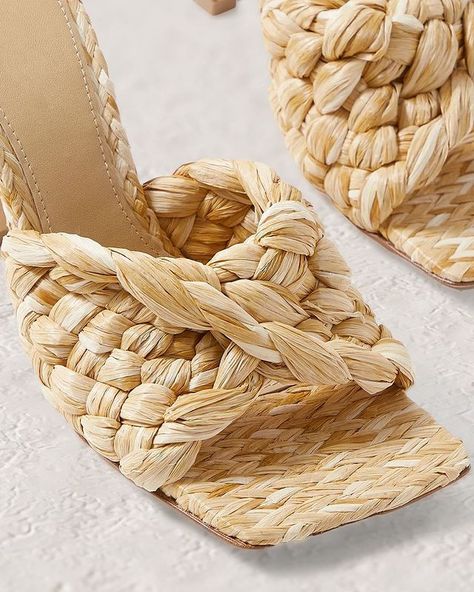 Maria | writer•artist•traveler (@mermused) • Instagram photos and videos Raffia Mules, Straw Shoes, Elegant Sneakers, Bottega Veneta Shoes, Raffia Sandals, Perfect Closet, Spool Heel, Bottega Veneta Intrecciato, Woven Rattan