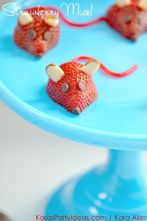 Strawberry Mice, Strawberry Mouse, Kitten Birthday Party, 4de Verjaardag, Cat Themed Parties, Birthday Drawing, Cat Themed Birthday Party, Kitten Party, Kitten Birthday