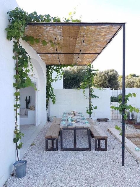 Ombra Pergola, Pergola Metal, Moderne Have, Gravel Patio, Picnic Style, Metal Pergola, Pergola Design, Beautiful Outdoor Spaces, Garden Types