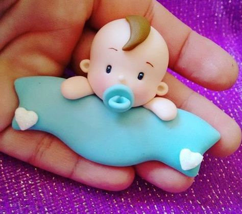 Ceramica Fria Ideas, Baby Shower Recuerdos, Baby Shower Souvenirs, Idee Babyshower, Fondant Baby, Polymer Clay Figures, Clay Baby, Fondant Toppers, Fondant Figures